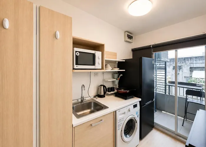 Easy Access Near Bts Apartment